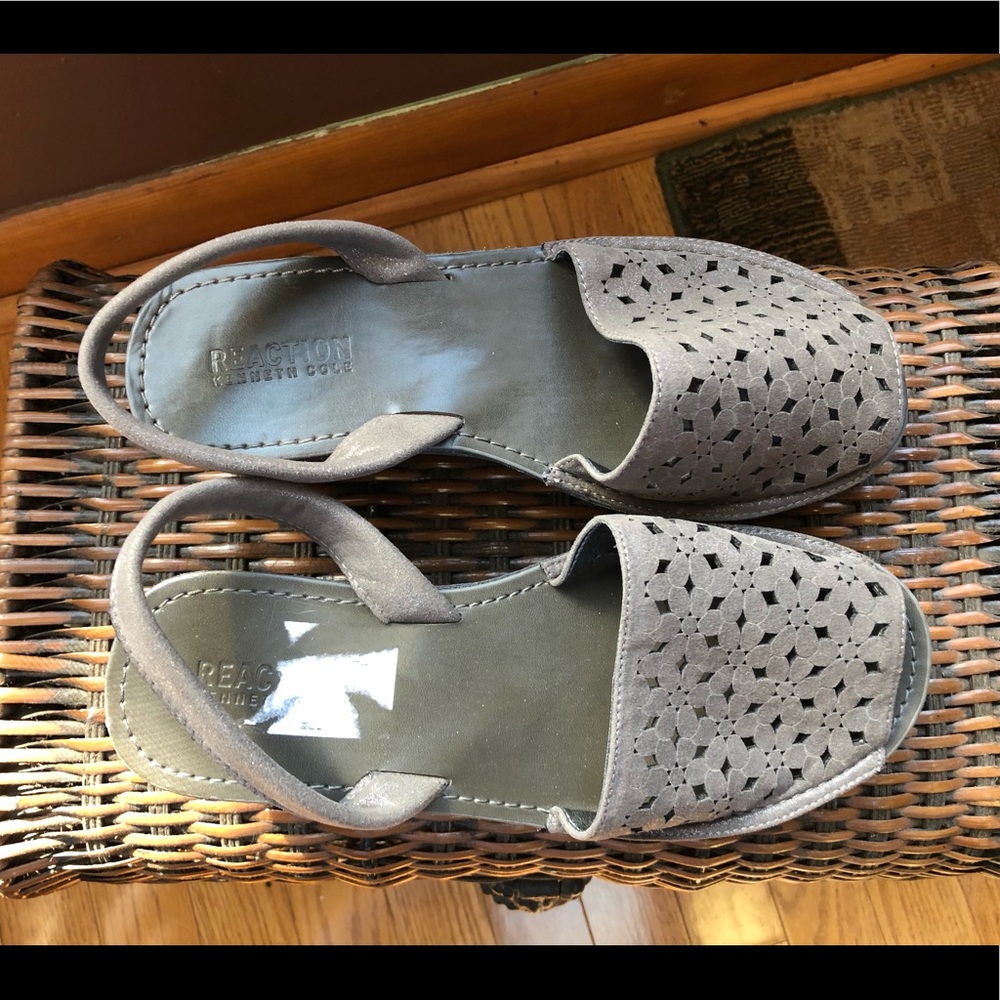 Kenneth Cole Reaction wedge sandals - Picture 2 of 7